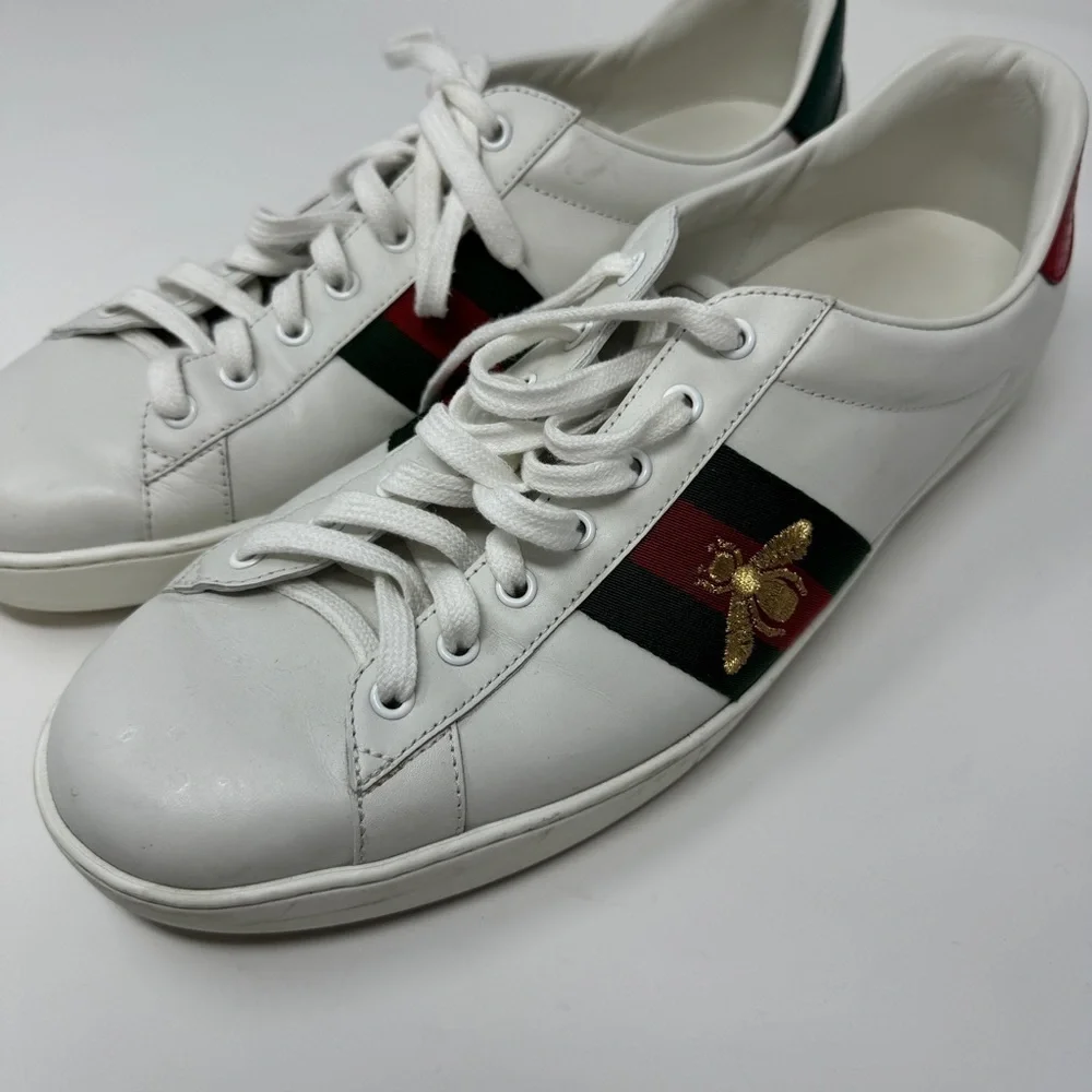 GUCCI Ace Embroidered Gold Bee White Sneakers with Red and Green Stripe